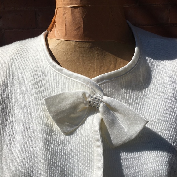 Vintage White Cardigan with Bow Detail - Picture 2 of 4